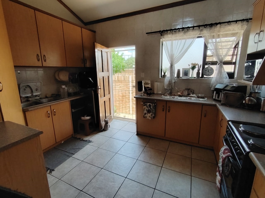 To Let 3 Bedroom Property for Rent in Langenhovenpark Free State